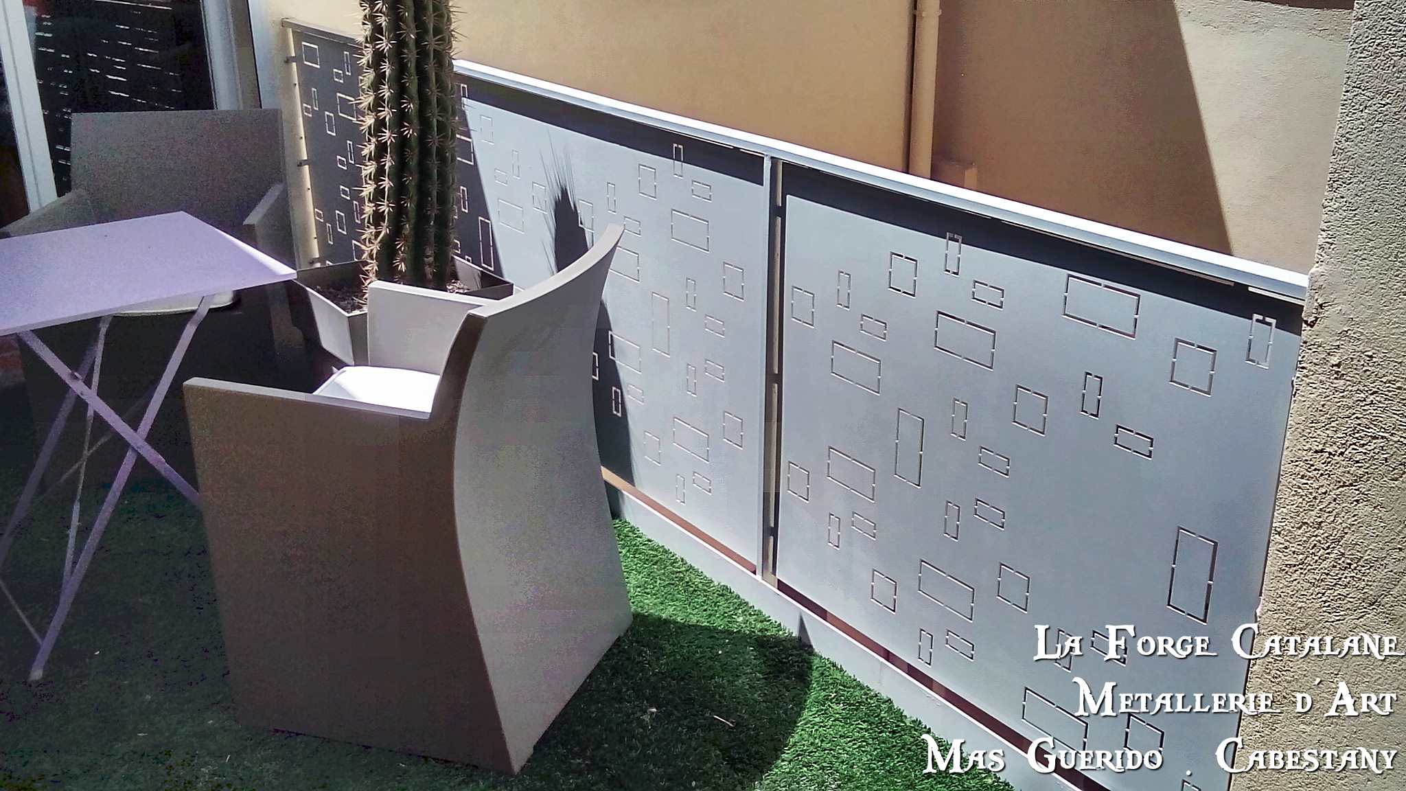 Garde corps laser motif moderne decoupe laser forge catalane.jpg